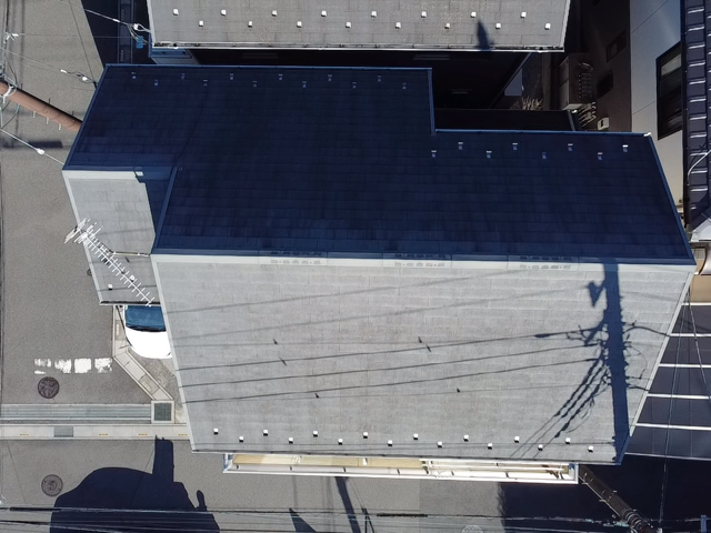 屋根カバーと超低汚染塗料で新築時の感動をもう一度！